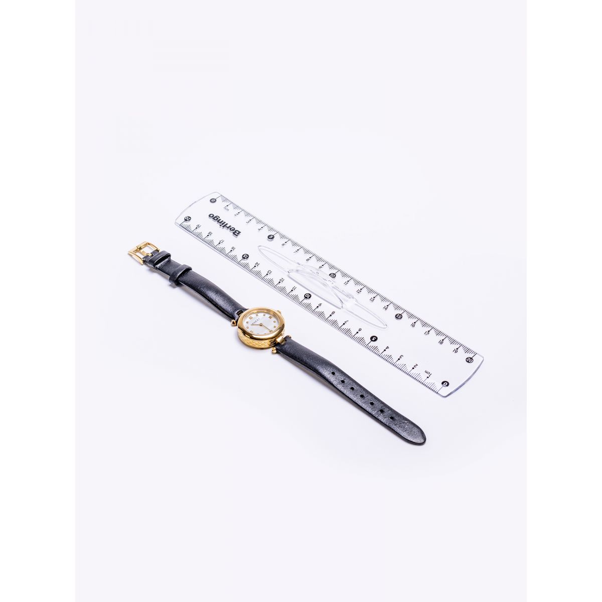 Наручные часы Gucci G001 часы женские кварцевый механизм, кожаный ремешок, белый циферблат Наручные часы Gucci G001 часы женские кварцевый механизм, кожаный ремешок, белый циферблат